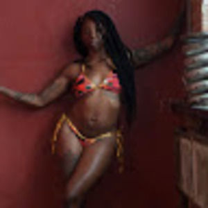 Meet your Posher, Monique